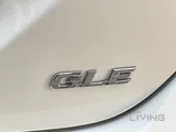 Toyota Camry 2024 GLE